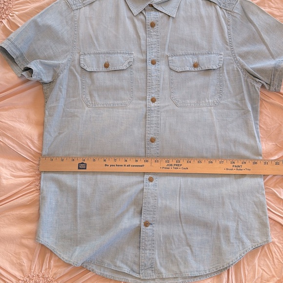 GAP Men’s Chambray Button Down Short Sleeve Shirt - Picture 8 of 9